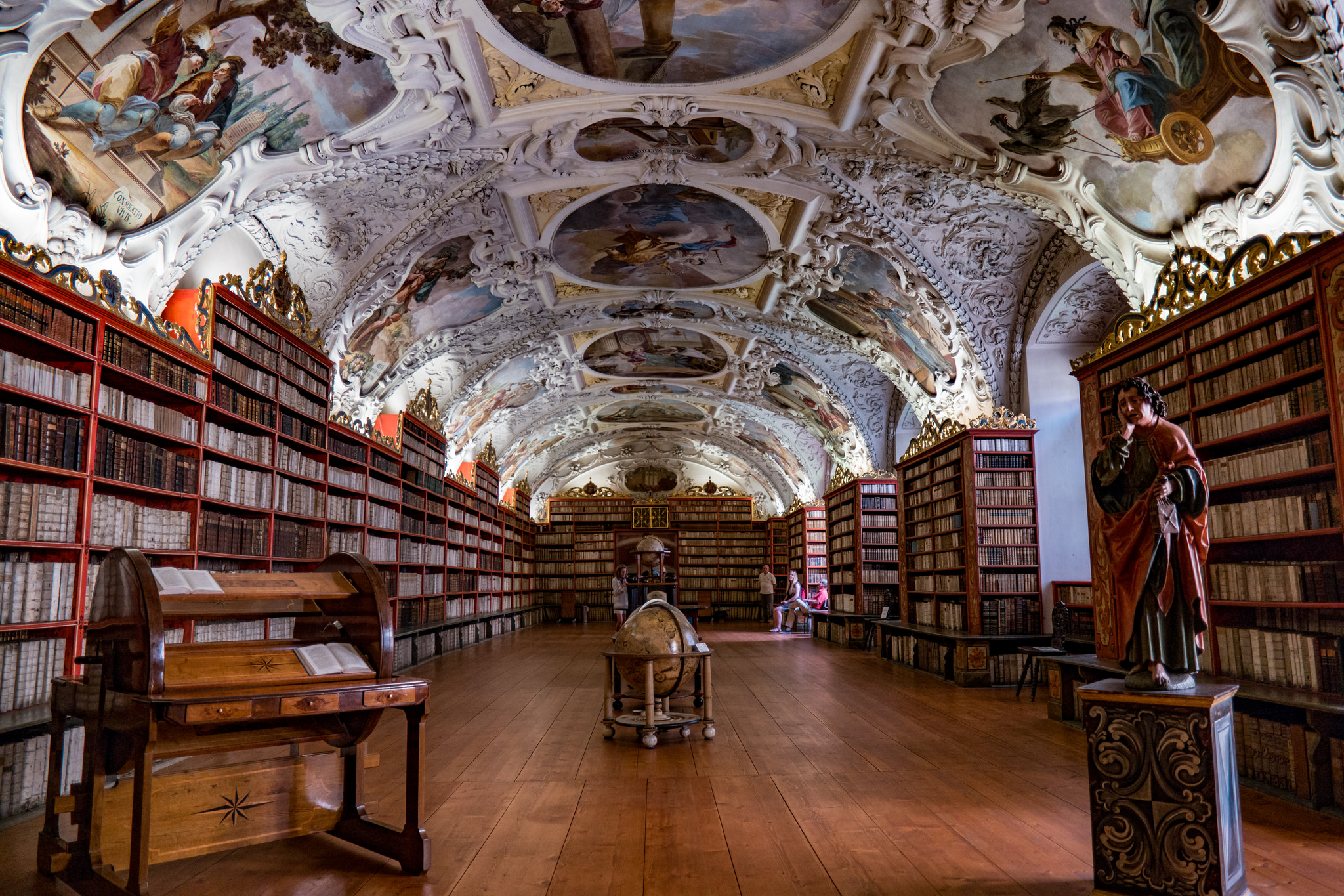 5 of The Most Amazing Libraries in The World