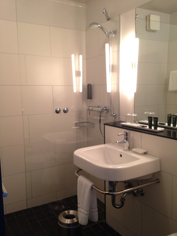 bathroom at hotel otto, berlin