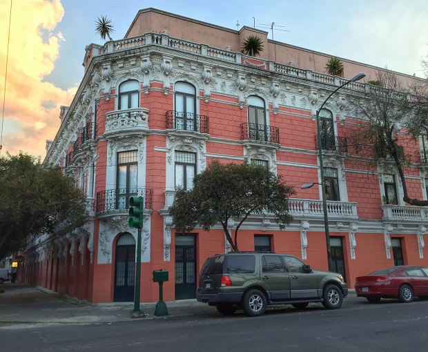 beautiful building in roma norte, mexico city