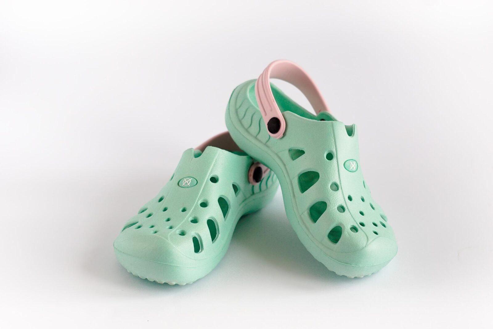 Can You Put Enamel Pins on Crocs